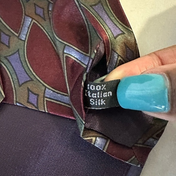 Vintage Halston silk necktie - Picture 3 of 3